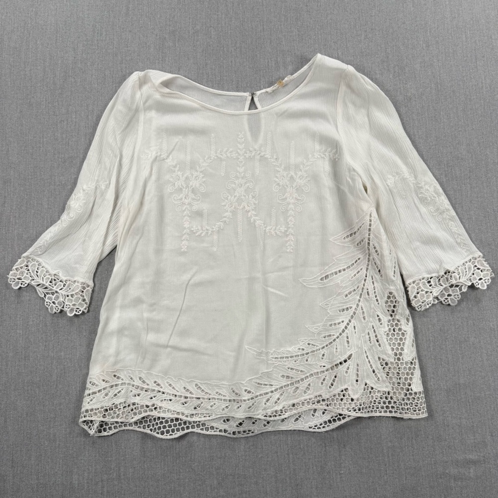 Sugarlips White Embroidered‎ Crochet-Hem Blouse